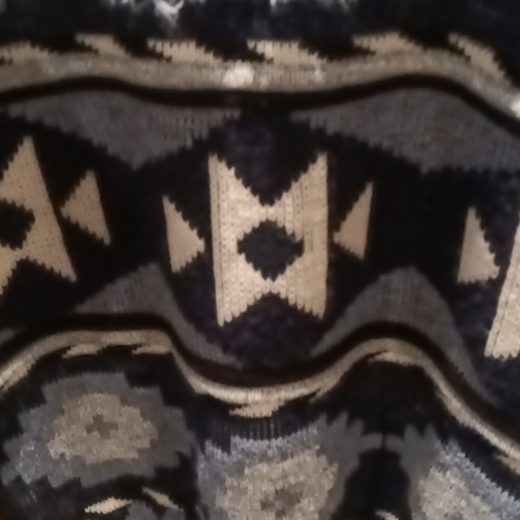 Grand KNITWEAR acrylic geometrically designed sweater w fringe trim Size Lg (14) - Picture 8 of 13